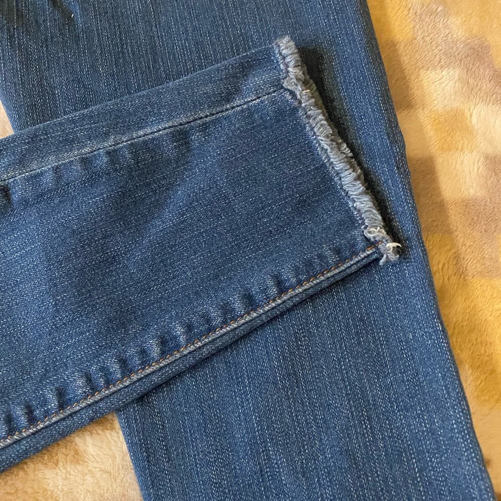 Distressed jeans - Picture 4 of 4